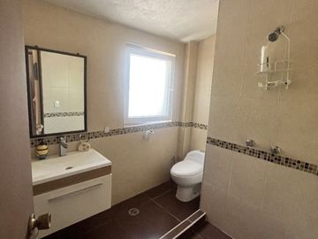 Renta casa en Lomas de Bellavista 25,000