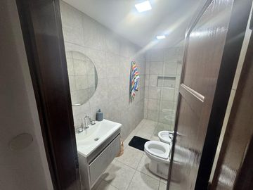 CASA EN VENTA BARRIO COLÓN GRAN OPORTUNIDAD