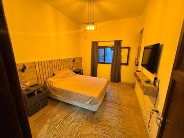 CASA EN VENTA BARRIO COLÓN GRAN OPORTUNIDAD
