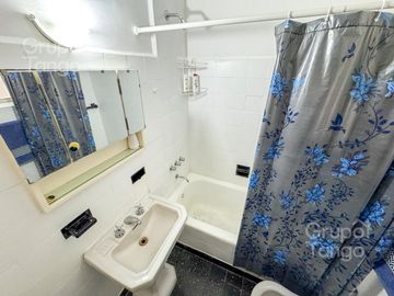 Venta Departamento Monserrat Dos Ambientes