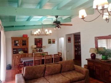 Casa en venta - 5 Dormitorios 5 Baños - Carilo