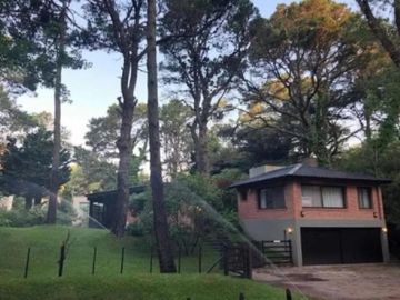 Casa en venta - 5 Dormitorios 5 Baños - Carilo