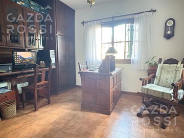 Casa en  venta en Adrogue