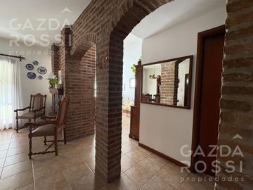 Casa en  venta en Adrogue