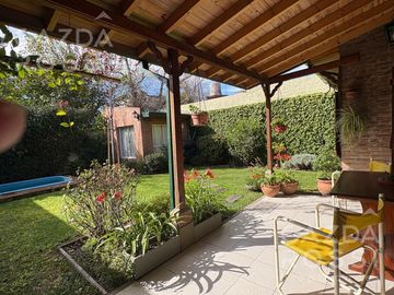 Casa en  venta en Adrogue