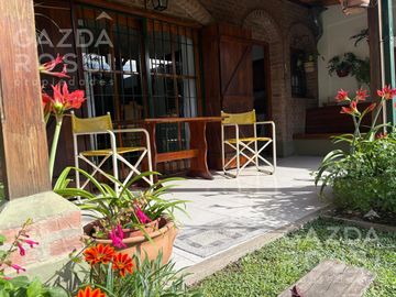 Casa en  venta en Adrogue