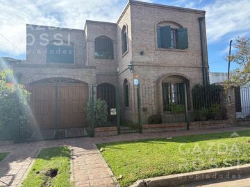 Casa en  venta en Adrogue