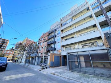 Departamento EN VENTA 2 amb. en CASTELAR Sur