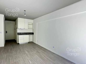 Departamento en venta Palermo, monoambiente con patio y parrilla