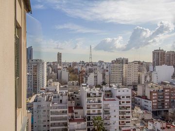 Depto 4 amb en venta en Caballito. Piso alto
