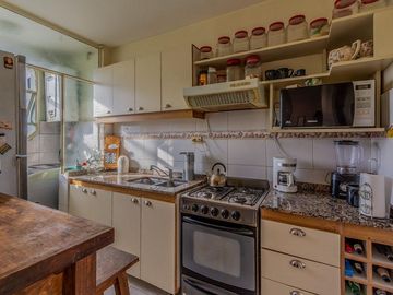 Depto 4 amb en venta en Caballito. Piso alto