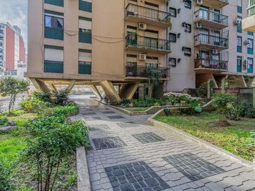 Depto 4 amb en venta en Caballito. Piso alto