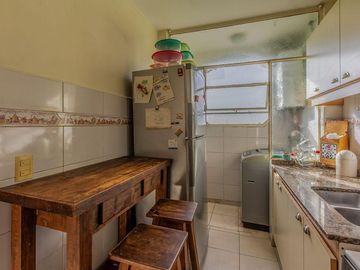 Depto 4 amb en venta en Caballito. Piso alto
