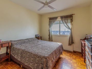 Depto 4 amb en venta en Caballito. Piso alto