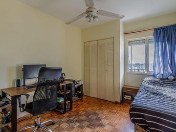 Depto 4 amb en venta en Caballito. Piso alto