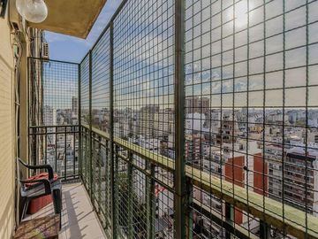 Depto 4 amb en venta en Caballito. Piso alto