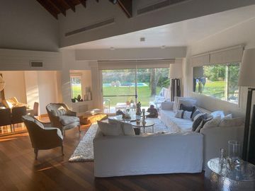 Casa  en Venta 4 dorm. en Las Lomas de San Isidro