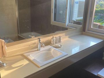 Casa  en Venta 4 dorm. en Las Lomas de San Isidro