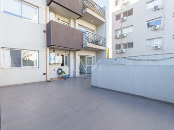 Venta Departamento en Liniers 2 Amb con gran patio/terraza