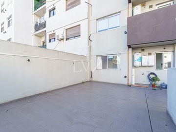 Venta Departamento en Liniers 2 Amb con gran patio/terraza