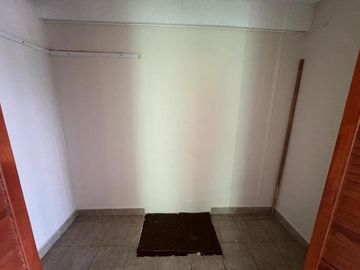 Casa en calle cerrada en Jardines de San Mateo en Venta