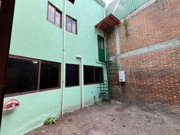 Casa en calle cerrada en Jardines de San Mateo en Venta