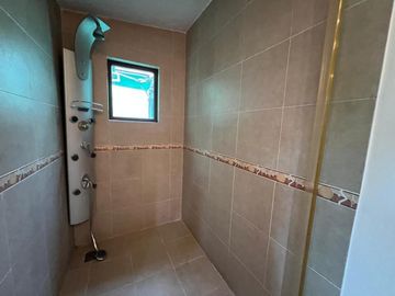 Casa en calle cerrada en Jardines de San Mateo en Venta