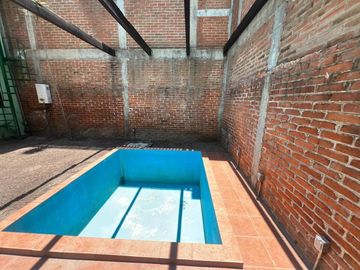 Casa en calle cerrada en Jardines de San Mateo en Venta