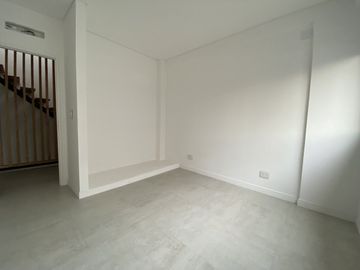 Duplex en venta en Castelar - 4 ambientes - A ESTRENAR!