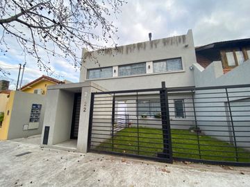 Duplex en venta en Castelar - 4 ambientes - A ESTRENAR!