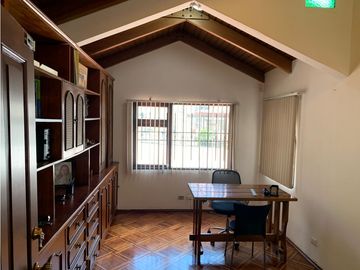Casa en Venta, Sector Plaza Argentina, 667.95m2. Visión para Proyecto