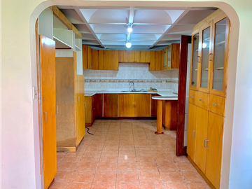 Casa en Venta, Sector Plaza Argentina, 667.95m2. Visión para Proyecto