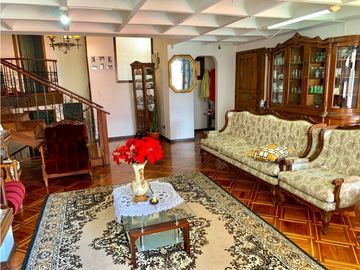 Casa en Venta, Sector Plaza Argentina, 667.95m2. Visión para Proyecto