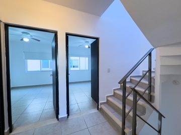 CASA EN VENTA EN PLAYA DEL CARMEN 3 HABITACIONES CON ESTACIONAMIENTO
