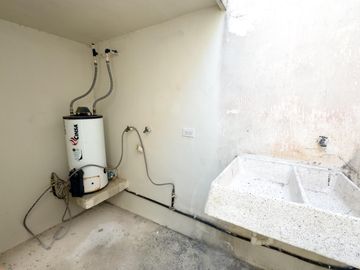 CASA EN VENTA EN PLAYA DEL CARMEN 3 HABITACIONES CON ESTACIONAMIENTO