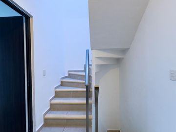CASA EN VENTA EN PLAYA DEL CARMEN 3 HABITACIONES CON ESTACIONAMIENTO