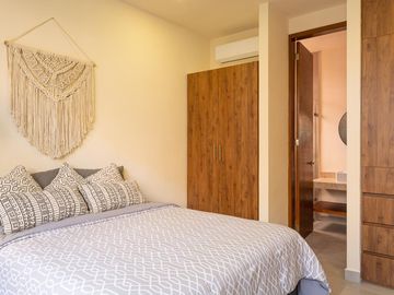 CASA EN VENTA EN TULUM 3 HABITACIONES CON ALBERCA INFINITY, ZONA DE REUNIONES JUEGOS PARA NIÑOS