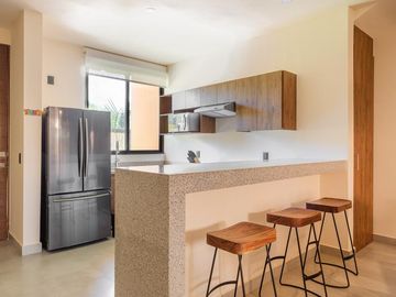 CASA EN VENTA EN TULUM 3 HABITACIONES CON ALBERCA INFINITY, ZONA DE REUNIONES JUEGOS PARA NIÑOS