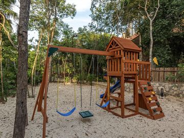 CASA EN VENTA EN TULUM 2 HABITACIONES CON 2 ALBERCAS PARA ADULTOS Y NIÑOS ZONA DE ALTA PLUSVALÍA