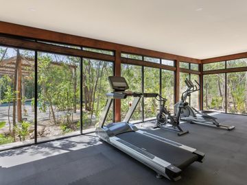 CASA EN VENTA EN TULUM 2 HABITACIONES CON 2 ALBERCAS PARA ADULTOS Y NIÑOS ZONA DE ALTA PLUSVALÍA