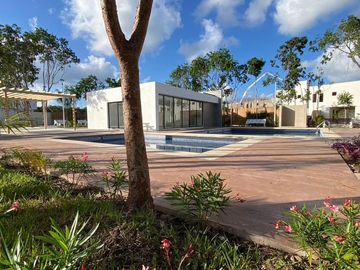 CASA EN VENTA EN PLAYA DEL CARMEN 3 HABITACIONES CON GYM, CASA CLUB