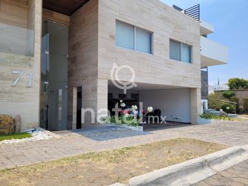 CASA VENTA CLUSTER 777 LOMAS ANGELOPOLIS 1
