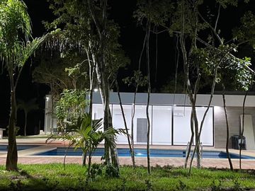 CASA EN VENTA EN PLAYA DEL CARMEN 2 HABITACIONES CON GYM, CASA CLUB ALBERCA