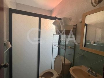 AMPLIA CASA EN VENTA EN COL. JARDINES