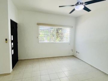 Casa en venta céntrica en SM 50