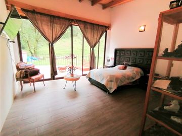 CASA EN VENTA/LOS SAUCOS /VALLE DE BRAVO