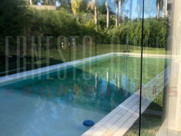 VENTA CASA 5 AMBIENTES EN BARRIO PRIVADO FINCAS DE IRAOLA II.