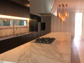 VENTA CASA 5 AMBIENTES EN BARRIO PRIVADO FINCAS DE IRAOLA II.