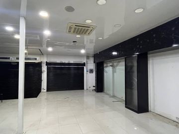 Venta de Terreno con Local Comercial Machala