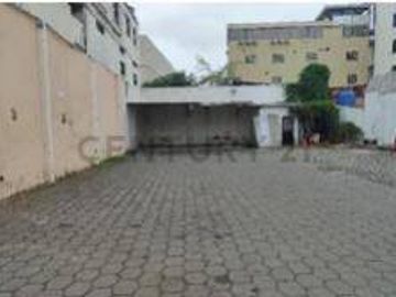 Venta de Terreno con Local Comercial Machala